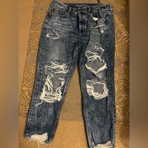 american eagle tomgirl distressed jeans
